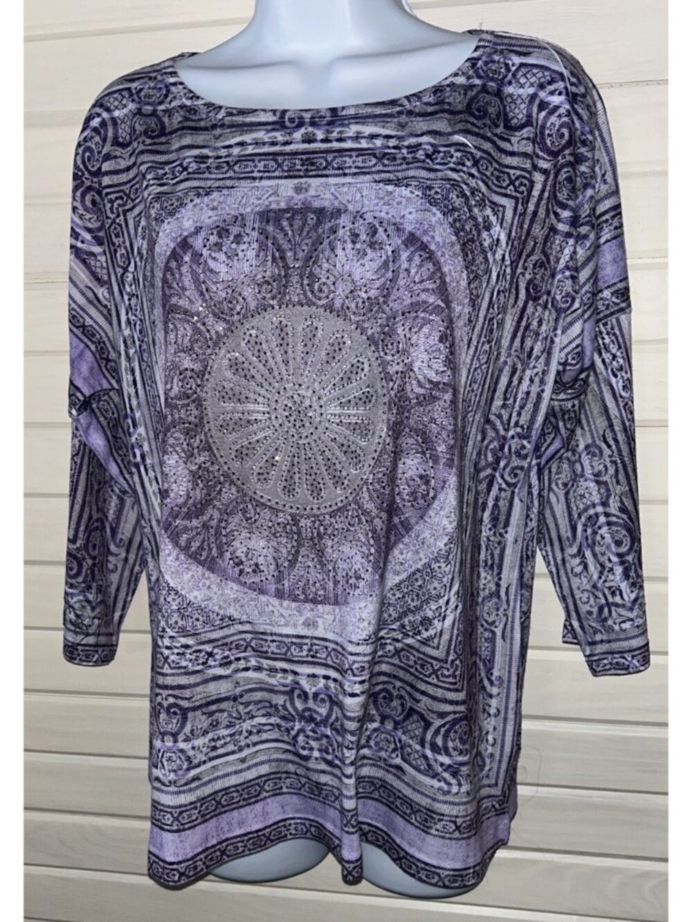 Chicos Sz 2 (LARGE) Purple Medallion Print 3/4 Sleeve Tee Knit USA MADE EUC